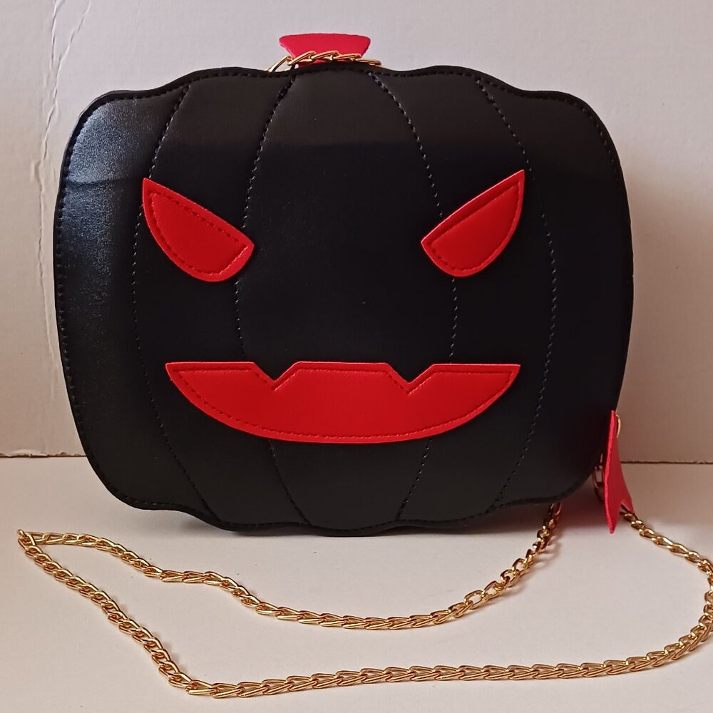 Halloween Pumpkin w Gold Chain Crossbody Purse /Bag Black & Red Faux Leather NWT